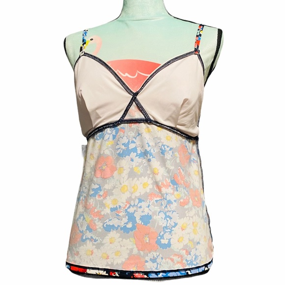 Lands' End Women's Tankini Swimsuit Top 12 - Picture 4 of 9
